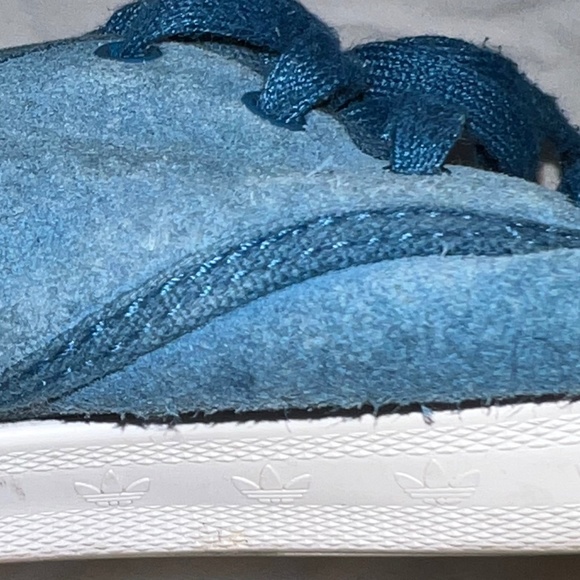 Blue adidas sneakers - Picture 5 of 6